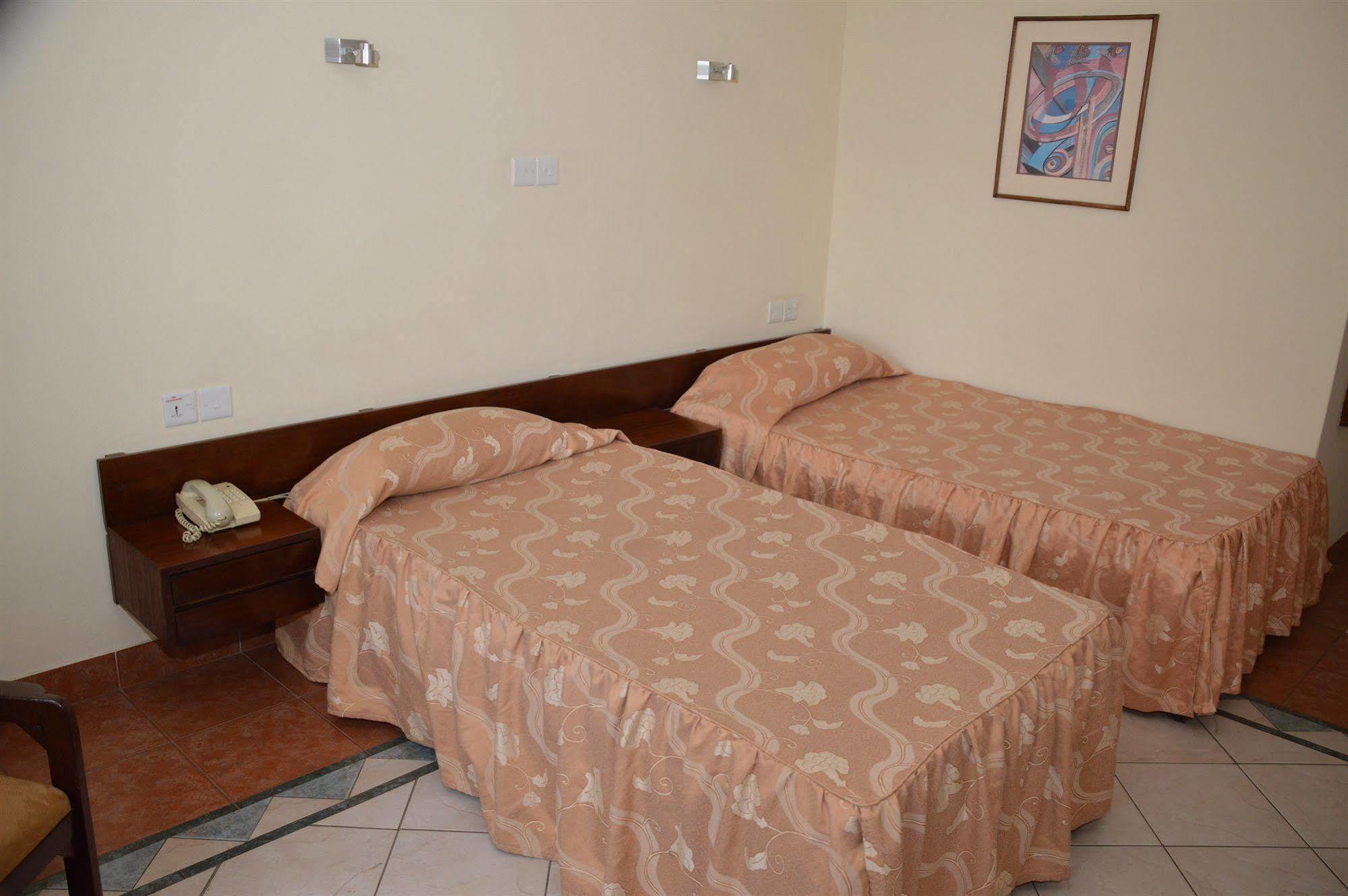 Sentrim 680 Hotel Nairobi Exterior photo